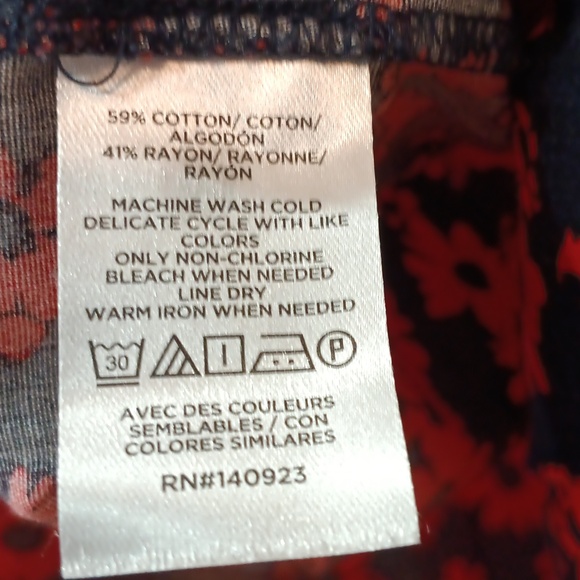 LOFT Vibrant Red and Navy Blue Floral Top, Floral Summer Blouse Ladies Size XS - Picture 5 of 5